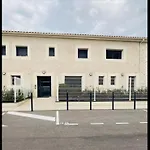 Appartement Moderne Proche De Tout Et Parking Gratuit