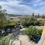 Apartment On The Port Of Carnon
