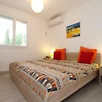 T2 Moderne A Balaruc-Les-Bains Avec Clim, Parking Et Wifi - Fr-1-553-271