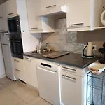 Beau Studio Avec Grande Terrasse