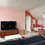 Grand Appartement Ultra Moderne Plein Centre, Plage A Pieds, Avec Parking