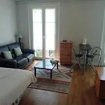Appartement Perret 105 Rue Victor Hugo, Plein Centre, Parking Prive Arrivee Autonome