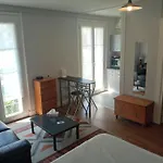 Appartement Perret 105 Rue Victor Hugo, Plein Centre, Parking Prive Arrivee Autonome