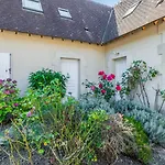 Charming House With Garden In Residence With Pool