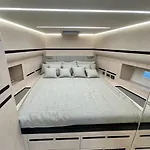 Yacht Med 42