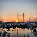 Escale Sur Le Port De Dahouet Avec Vue Sur Mer