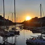 Escale Sur Le Port De Dahouet Avec Vue Sur Mer