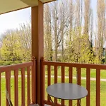 6-Person Flat With Swimming Pool Tennis Court And Car Park 157