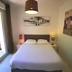 Appartement 90 M2 Avec Parking Terrasse Balcons, Proche Du Port Et Plages