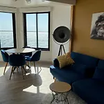 Appartement Moderne Vue Sur Etang Et Montagne