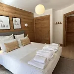 Appartement Cosy 2 Ch. Avec Balcon Et Parking A Meribel, Proche Pistes - Fr-1-355-241