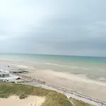 Les Pieds Presque Dans L'Eau