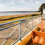 La Baie - Se Reposer Face A La Mer