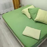 Joli Studio T2 Meuble De 20 M² Situee A 2 Minutes A Pied Du Metro