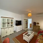 Tres Beau F2 Neuf 50 M2 , Grande Terrasse 30 M2, Tres Bien Situe