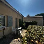 Petite Maison Mitoyenne, Clim, Renovee, Calme