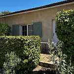 Petite Maison Mitoyenne, Clim, Renovee, Calme