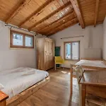 Spacious Loft On Pedestrian Street With Views