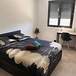 Chambre Privee Dans Villa Recente