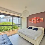 Appartement Spacieux Condorcet, Proche Commodites