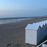 Quiet T2 Near The Beach In Villers-Sur-Mer