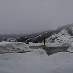 Charmant 2 Pieces Avec Terrasse Et Cuisine Neuve Au Coeur De Meribel, Acces Direct Aux Pistes - Fr-1-355-144