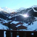 Appartement Cosy Avec Acces Direct Aux Pistes A Meribel - Fr-1-355-82
