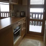Charmant Appartement A Meribel, 1 Chambre, Au Pied Des Pistes, Equipe Et Confortable - Fr-1-355-32
