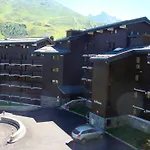 Meribel Mottaret: Apt 6 Pers, Balcon, Casier Skis, Ascenseur, Animaux Admis - Fr-1-355-33