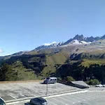 Appartement Renove A Meribel, 1 Chambre, 3 Couchages, Balcon, Acces Pistes, Casier A Skis, Wifi - Fr-1-355-175