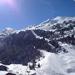 Appartement Familial A Meribel, Balcon, Casier A Skis, Parking Privatif - Fr-1-355-237