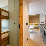 Appartement De Standing Avec Garage, Wifi Et Terrasse Au Pied Des Pistes A Val-D'Isere - Fr-1-694-332