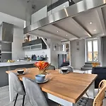 Precieux - Parking Gratuit, Climatisation, Tv 4K, Fibre, Terrasse, Entierement Renove