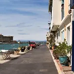 La Maison Bleue