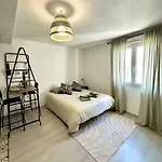 Studio Gare Entierement Renove, Wi-Fi, Clim, Tram, 15 Min Des Plages