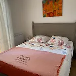 Confort Absolu A Sanary, L'Appart De La Mer, Tout A Pied, Le Port, La Plage, Clim Et Garage