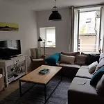 Duplex, Proche Commerces Et Plage