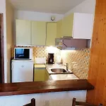Studio En Rez-De-Jardin Pour 4 Avec Parking Couvert, A 500M De La Telecabine - Le Grand-Bornand - Fr-1-241-80