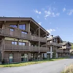 Appartement Moderne, Proche Des Pistes Avec 2 Chambres, Wi-Fi Et Parking A Courchevel Le Praz - Fr-1-568-50