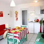 Comfortable Apartment With A Terrace At 800 M From The Sea