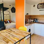 Superbe Logement Au Calme, Jardin & Parking Prive