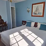 Hotel De Charme La Bonne Adresse - Logis Hotels