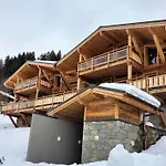 Duplex De Prestige Aux Gets Avec Terrasse Et Garage - Fr-1-598-33