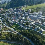 Appartement Central A Courchevel 1650 Avec Acces Direct Aux Pistes Et Wifi - Fr-1-563-117