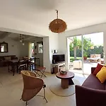 Superbe Mazet En Camargue, Jardin, Parking, Terrasses, Climatisation, Internet