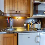 Studio Cabine 3 Personnes, Cuisine Equipee, Animaux Acceptes, Proche Pistes Et Commerces - Fr-1-353-28