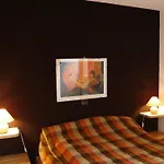 Appartement Skis Aux Pieds Pour 6 Personnes A Meribel - Fr-1-355-146