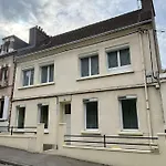 Studio Titanic Cherbourg Netflix Parking