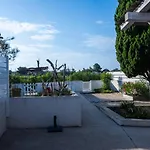 Maison, Jardinet, Terrasse, Parking Privee, Climatisation