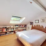 Chalet Typique Avec Sauna Et Cheminee A Meribel, Proche De La Telecabine - Fr-1-688-96